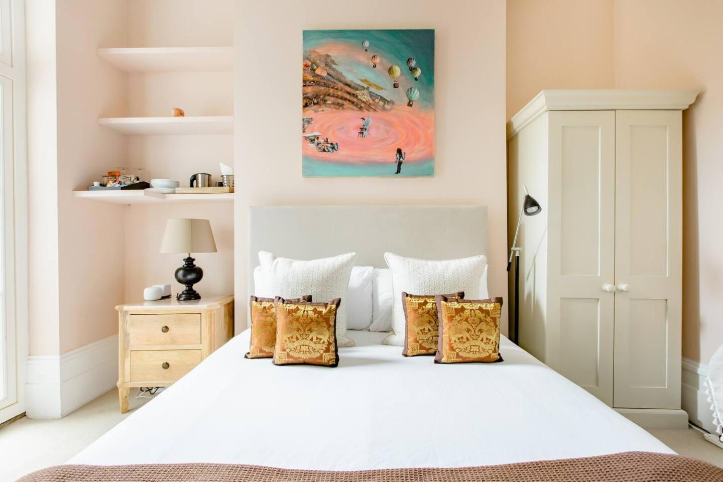 Luxury King-Bed Ensuite With Quiet Private Patio 伦敦 外观 照片