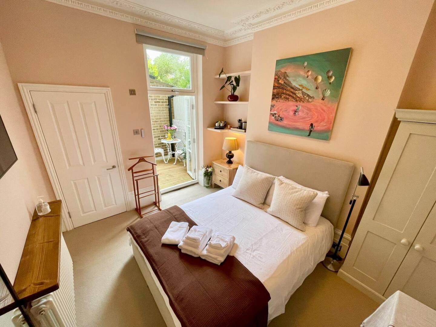 Luxury King-Bed Ensuite With Quiet Private Patio 伦敦 外观 照片