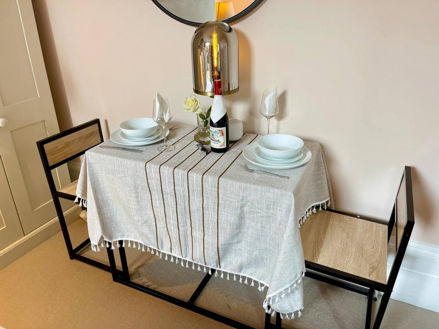 Luxury King-Bed Ensuite With Quiet Private Patio 伦敦 外观 照片
