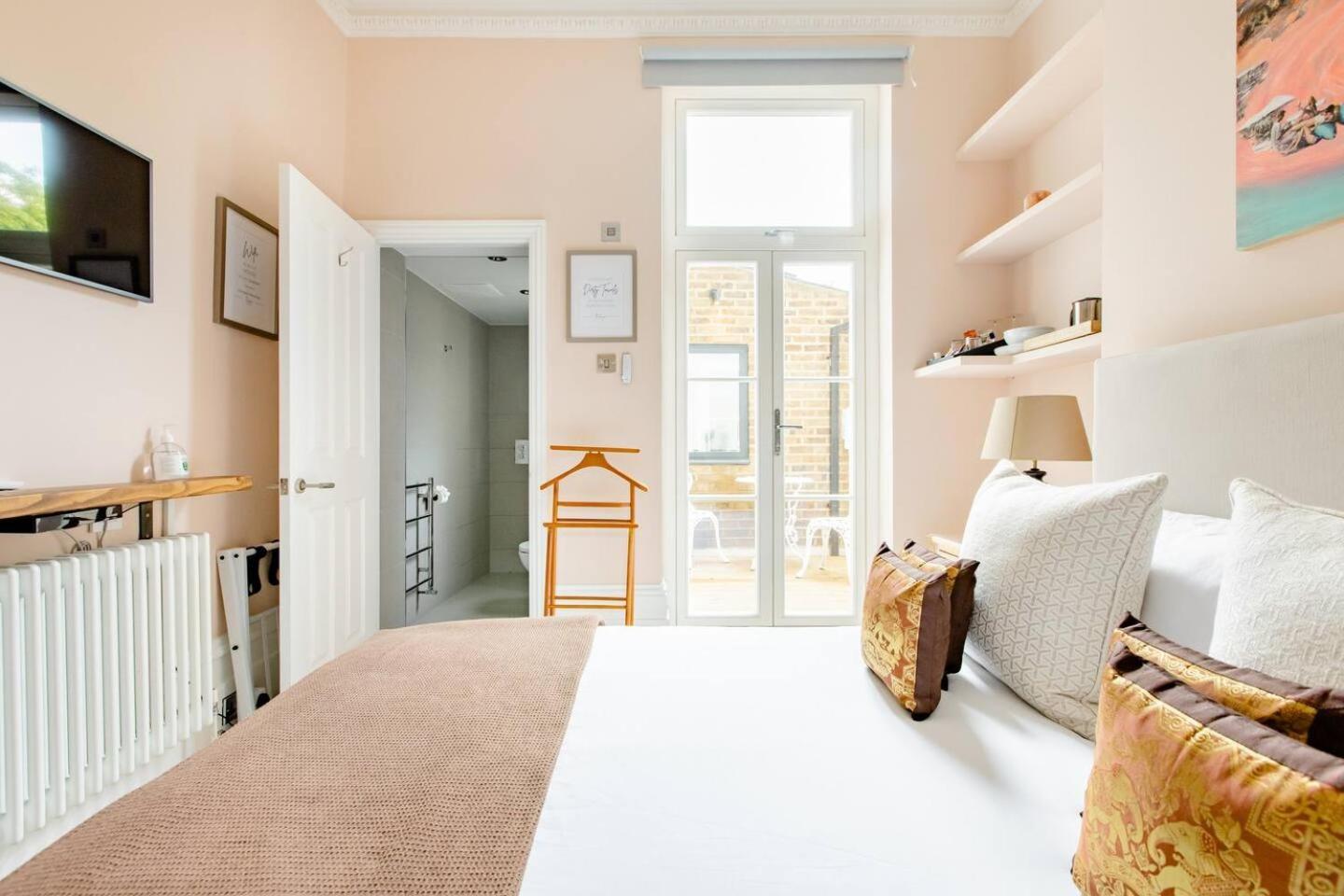 Luxury King-Bed Ensuite With Quiet Private Patio 伦敦 外观 照片