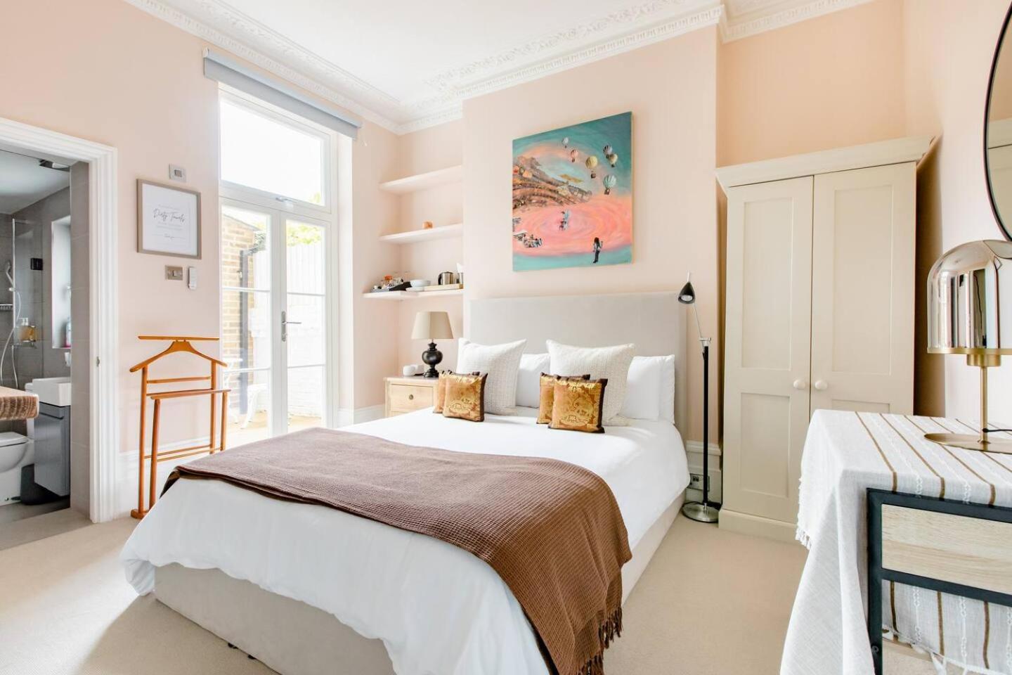 Luxury King-Bed Ensuite With Quiet Private Patio 伦敦 外观 照片