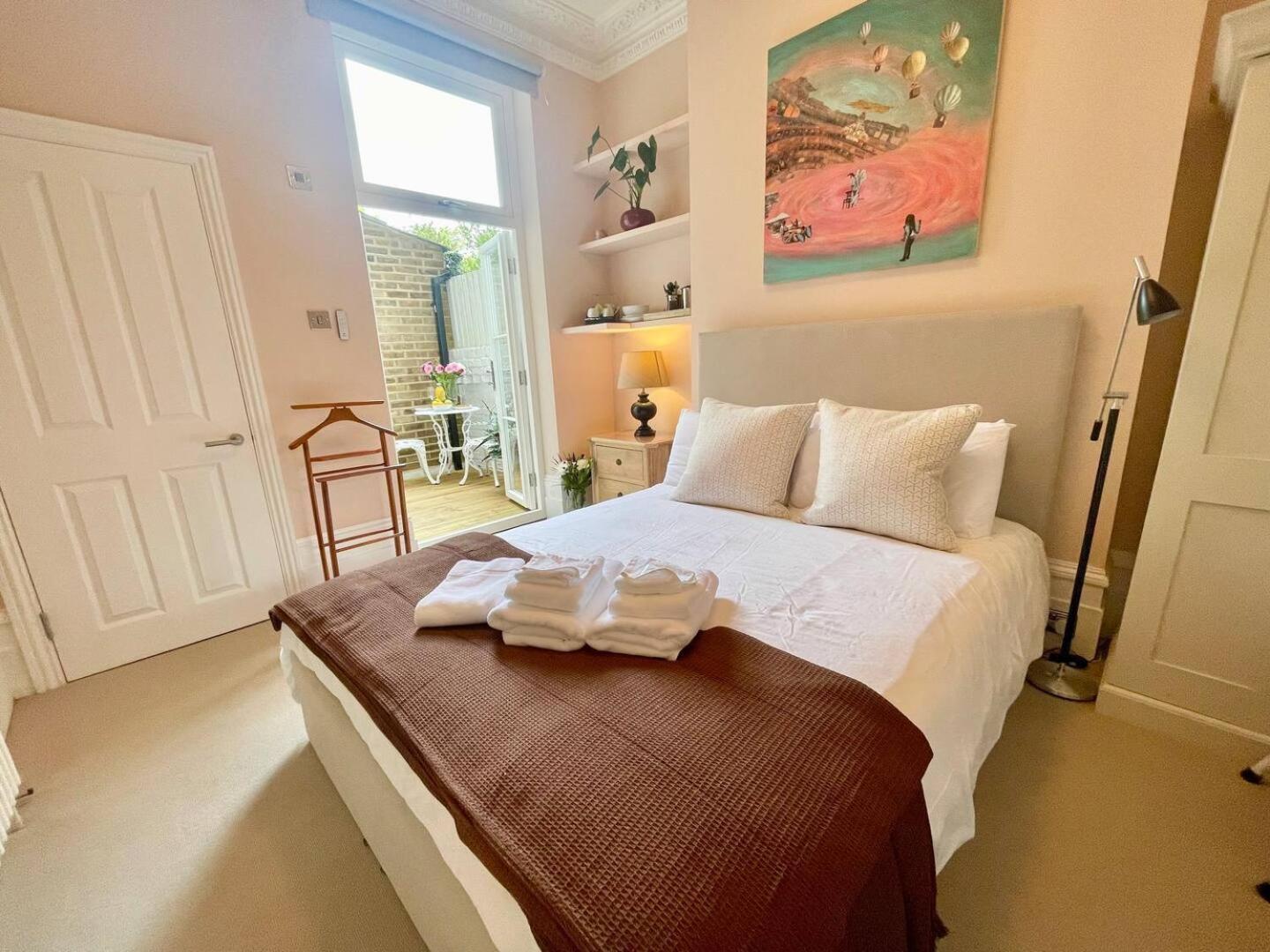 Luxury King-Bed Ensuite With Quiet Private Patio 伦敦 外观 照片